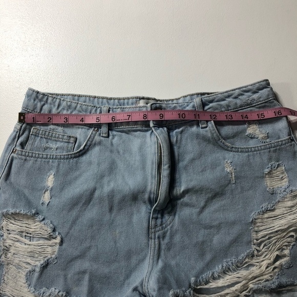 Forever 21 Distressed high waisted Shorts Size 31 - Picture 7 of 8